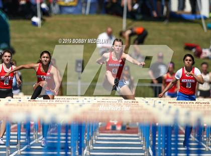 Thumbnail 2 in West Coast Relays photogallery.