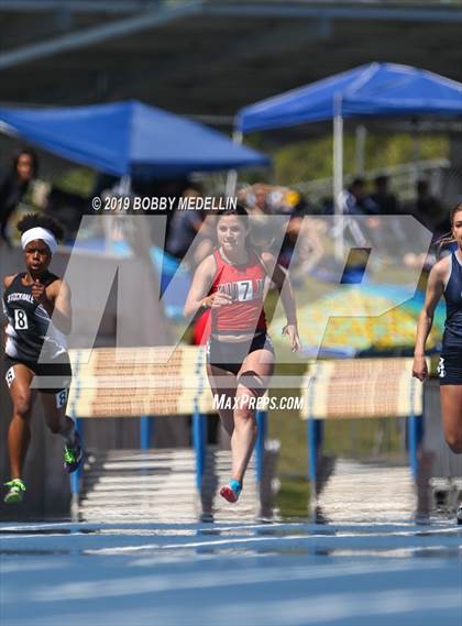 Thumbnail 1 in West Coast Relays photogallery.