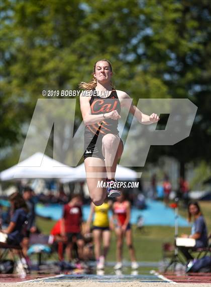 Thumbnail 1 in West Coast Relays photogallery.