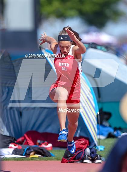 Thumbnail 2 in West Coast Relays photogallery.