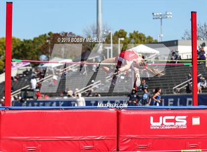 Thumbnail 3 in West Coast Relays photogallery.