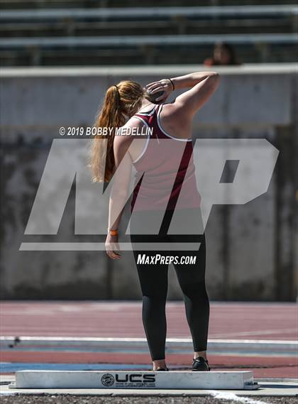 Thumbnail 1 in West Coast Relays photogallery.