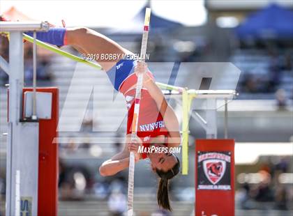Thumbnail 2 in West Coast Relays photogallery.