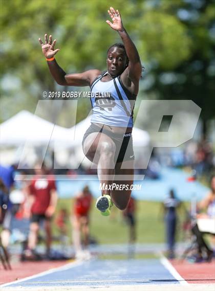 Thumbnail 2 in West Coast Relays photogallery.