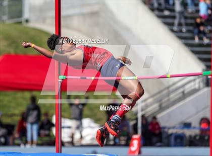 Thumbnail 1 in West Coast Relays photogallery.