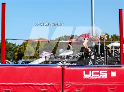 Thumbnail 2 in West Coast Relays photogallery.