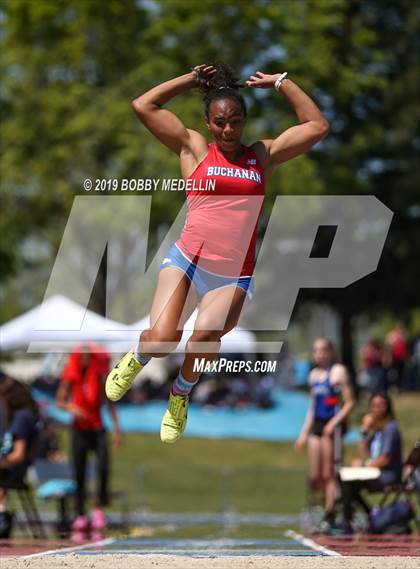 Thumbnail 2 in West Coast Relays photogallery.