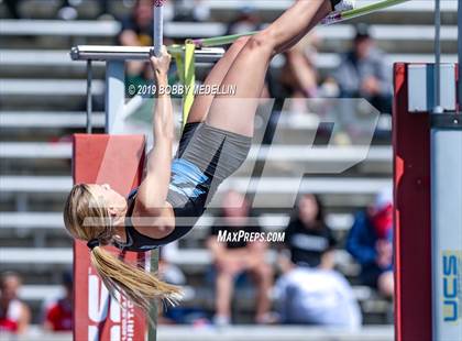 Thumbnail 2 in West Coast Relays photogallery.