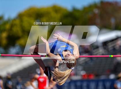 Thumbnail 1 in West Coast Relays photogallery.