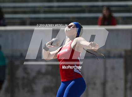 Thumbnail 1 in West Coast Relays photogallery.