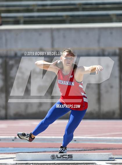 Thumbnail 2 in West Coast Relays photogallery.