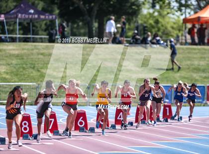 Thumbnail 2 in West Coast Relays photogallery.