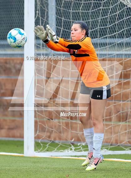 Thumbnail 2 in Toledo @ Friday Harbor (WIAA 1B/2B Playoffs) photogallery.