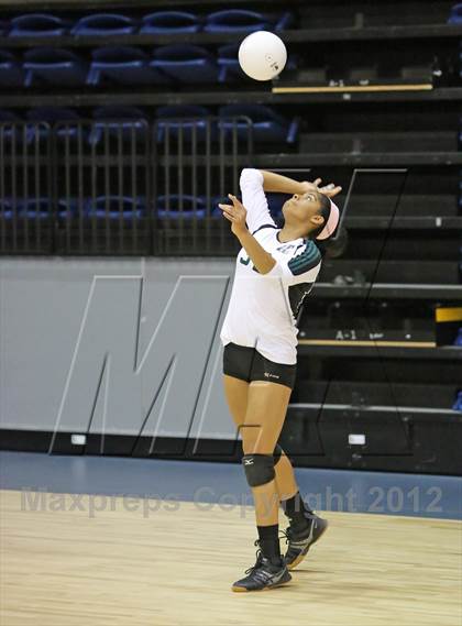 Thumbnail 2 in El Camino vs Gregori (CIF SJS D2 Final) photogallery.