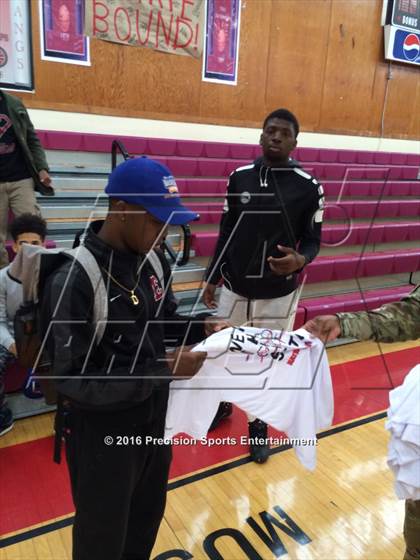 Thumbnail 1 in Memphis East TOC Ceremony photogallery.