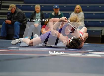 Thumbnail 2 in DeSoto Central vs Lewisburg photogallery.