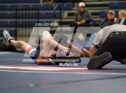 Thumbnail 1 in DeSoto Central vs Lewisburg photogallery.
