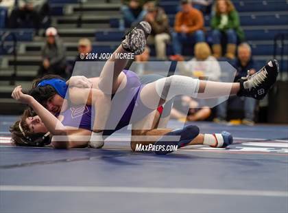 Thumbnail 1 in DeSoto Central vs Lewisburg photogallery.