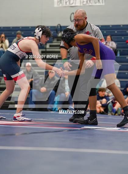 Thumbnail 1 in DeSoto Central vs Lewisburg photogallery.