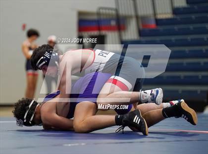 Thumbnail 3 in DeSoto Central vs Lewisburg photogallery.