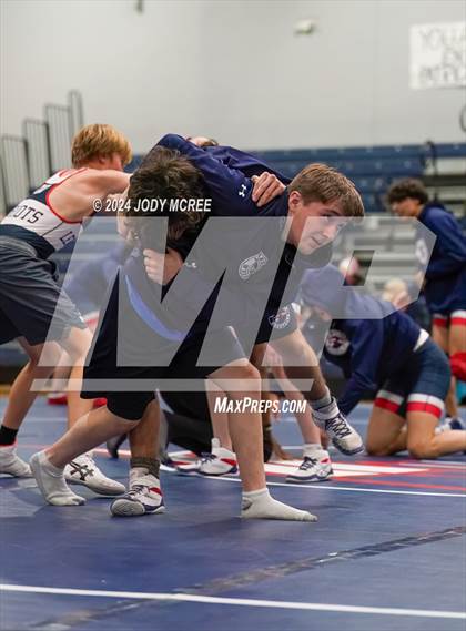 Thumbnail 2 in DeSoto Central vs Lewisburg photogallery.