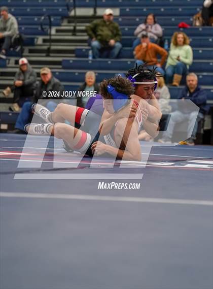 Thumbnail 3 in DeSoto Central vs Lewisburg photogallery.