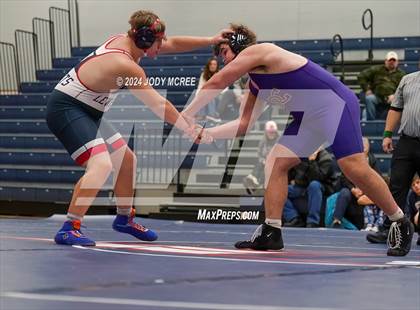 Thumbnail 3 in DeSoto Central vs Lewisburg photogallery.