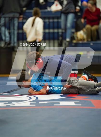 Thumbnail 3 in DeSoto Central vs Lewisburg photogallery.