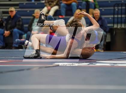 Thumbnail 2 in DeSoto Central vs Lewisburg photogallery.