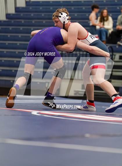 Thumbnail 1 in DeSoto Central vs Lewisburg photogallery.