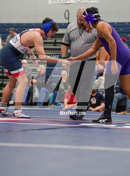 Thumbnail 2 in DeSoto Central vs Lewisburg photogallery.