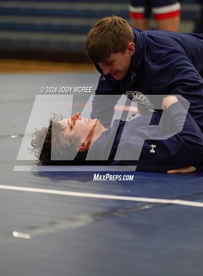 Thumbnail 1 in DeSoto Central vs Lewisburg photogallery.