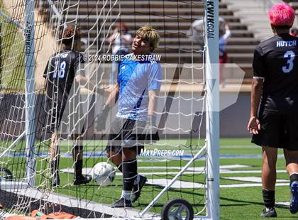 Thumbnail 2 in Wilmer-Hutchins vs. Kilgore (UIL 4A Regional Semifinal Playoff) photogallery.