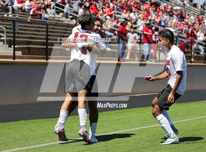 Thumbnail 1 in Wilmer-Hutchins vs. Kilgore (UIL 4A Regional Semifinal Playoff) photogallery.
