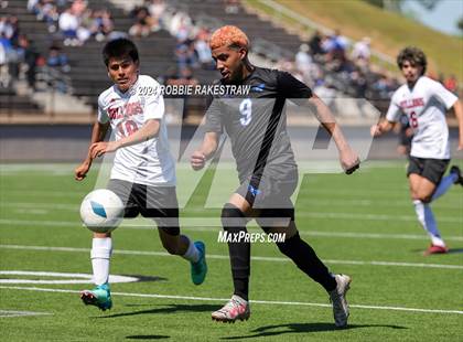 Thumbnail 2 in Wilmer-Hutchins vs. Kilgore (UIL 4A Regional Semifinal Playoff) photogallery.