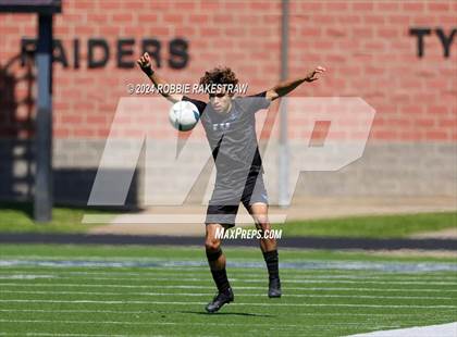 Thumbnail 2 in Wilmer-Hutchins vs. Kilgore (UIL 4A Regional Semifinal Playoff) photogallery.