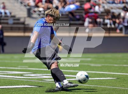 Thumbnail 1 in Wilmer-Hutchins vs. Kilgore (UIL 4A Regional Semifinal Playoff) photogallery.