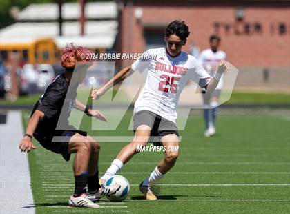Thumbnail 2 in Wilmer-Hutchins vs. Kilgore (UIL 4A Regional Semifinal Playoff) photogallery.