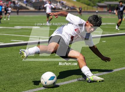 Thumbnail 3 in Wilmer-Hutchins vs. Kilgore (UIL 4A Regional Semifinal Playoff) photogallery.