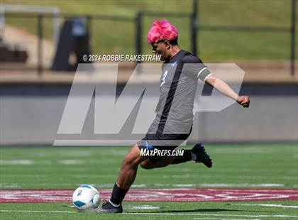 Thumbnail 3 in Wilmer-Hutchins vs. Kilgore (UIL 4A Regional Semifinal Playoff) photogallery.