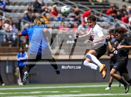 Thumbnail 1 in Wilmer-Hutchins vs. Kilgore (UIL 4A Regional Semifinal Playoff) photogallery.
