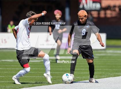 Thumbnail 1 in Wilmer-Hutchins vs. Kilgore (UIL 4A Regional Semifinal Playoff) photogallery.