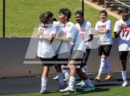 Thumbnail 2 in Wilmer-Hutchins vs. Kilgore (UIL 4A Regional Semifinal Playoff) photogallery.