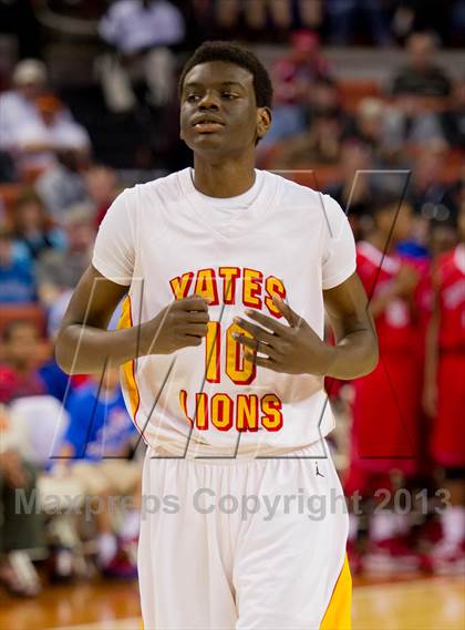Thumbnail 3 in Yates vs. Royal (UIL 3A Semifinal) photogallery.
