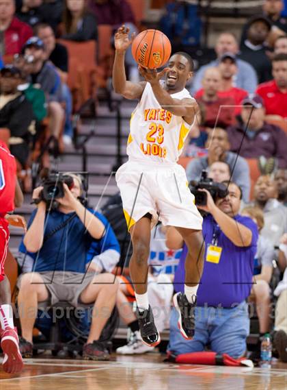 Thumbnail 3 in Yates vs. Royal (UIL 3A Semifinal) photogallery.