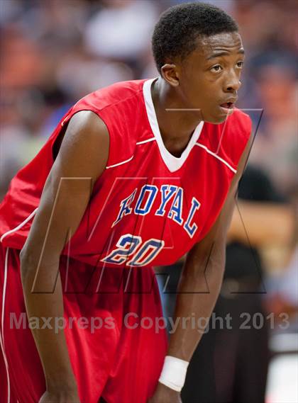 Thumbnail 2 in Yates vs. Royal (UIL 3A Semifinal) photogallery.