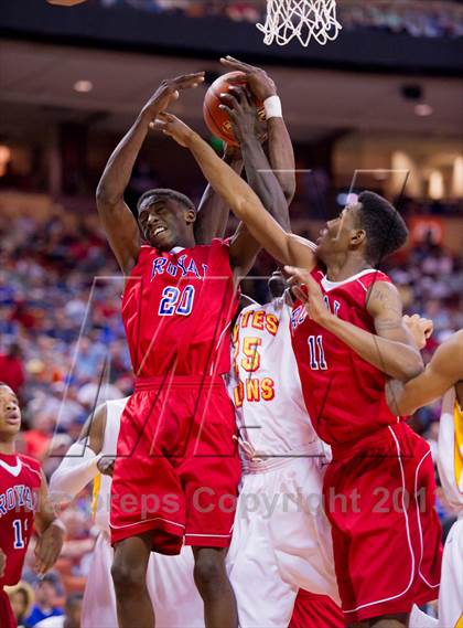 Thumbnail 2 in Yates vs. Royal (UIL 3A Semifinal) photogallery.