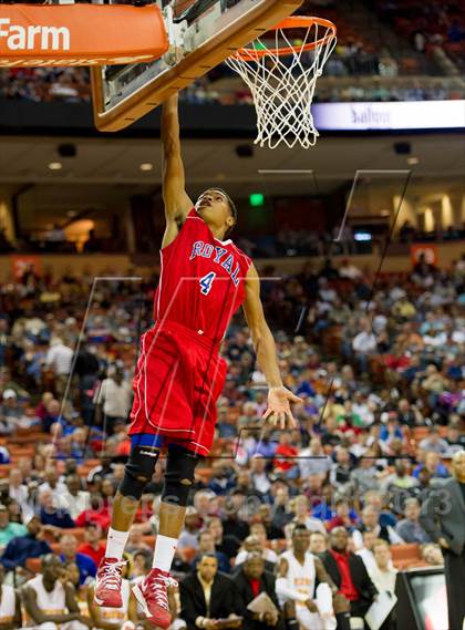 Thumbnail 3 in Yates vs. Royal (UIL 3A Semifinal) photogallery.