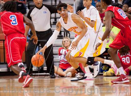 Thumbnail 1 in Yates vs. Royal (UIL 3A Semifinal) photogallery.
