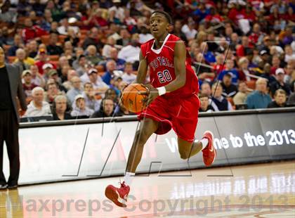 Thumbnail 3 in Yates vs. Royal (UIL 3A Semifinal) photogallery.